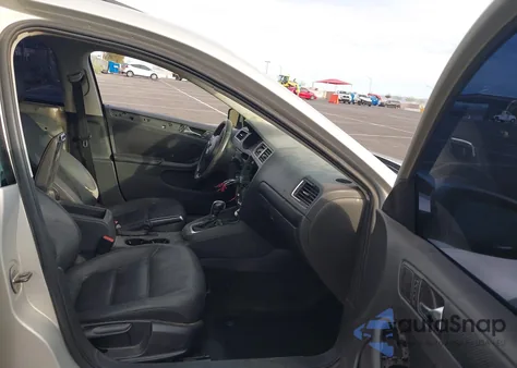 2011 Volkswagen Jetta 2.5L Se z USA, uszkodzony, nr VIN 3VWDX7AJ9BM338300